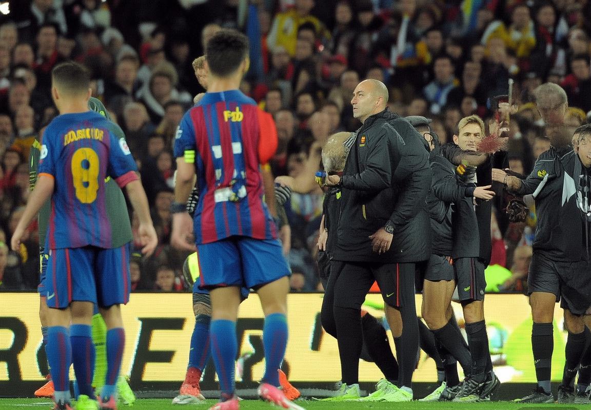 足球裁判争议：巴萨巴黎之战公正竞技探索